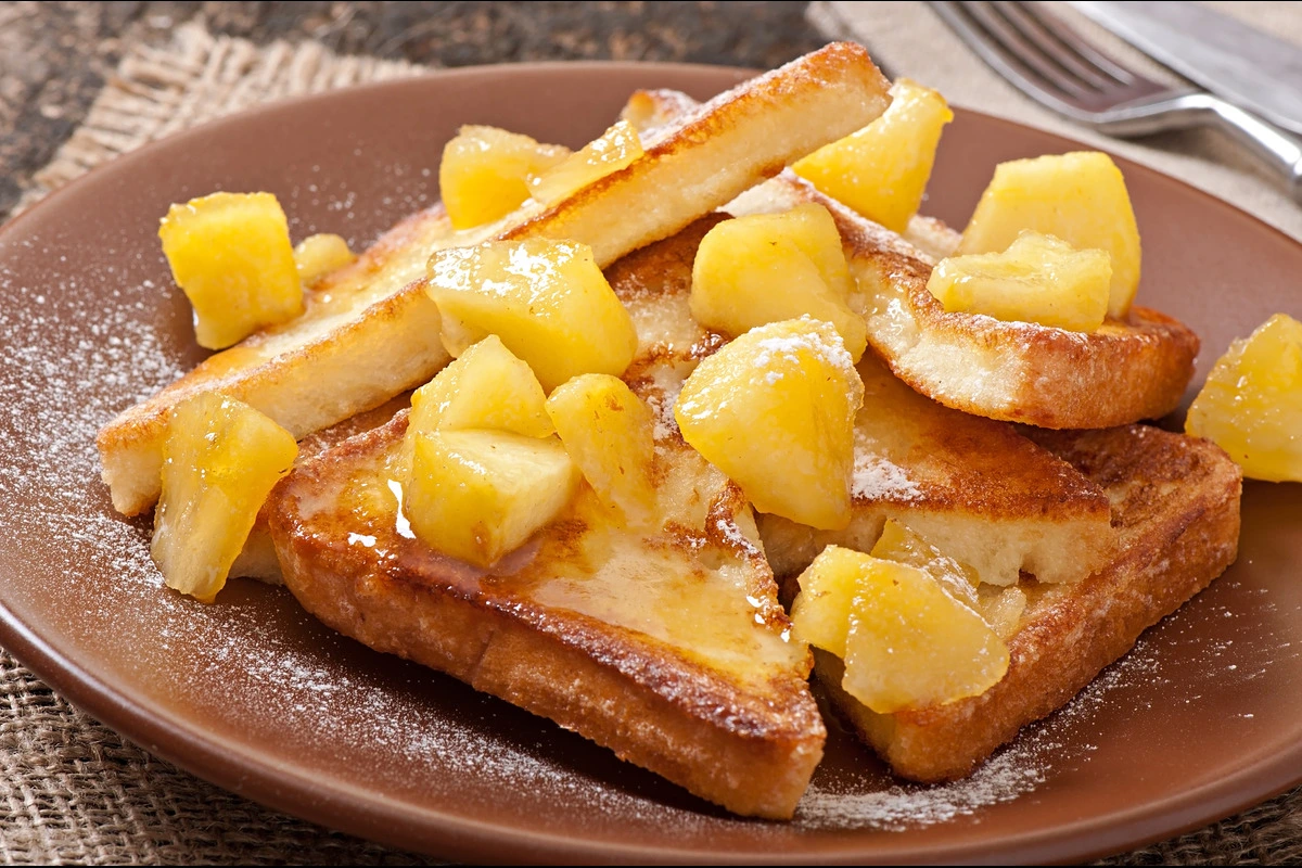 French Toast with fresh berries and syrup